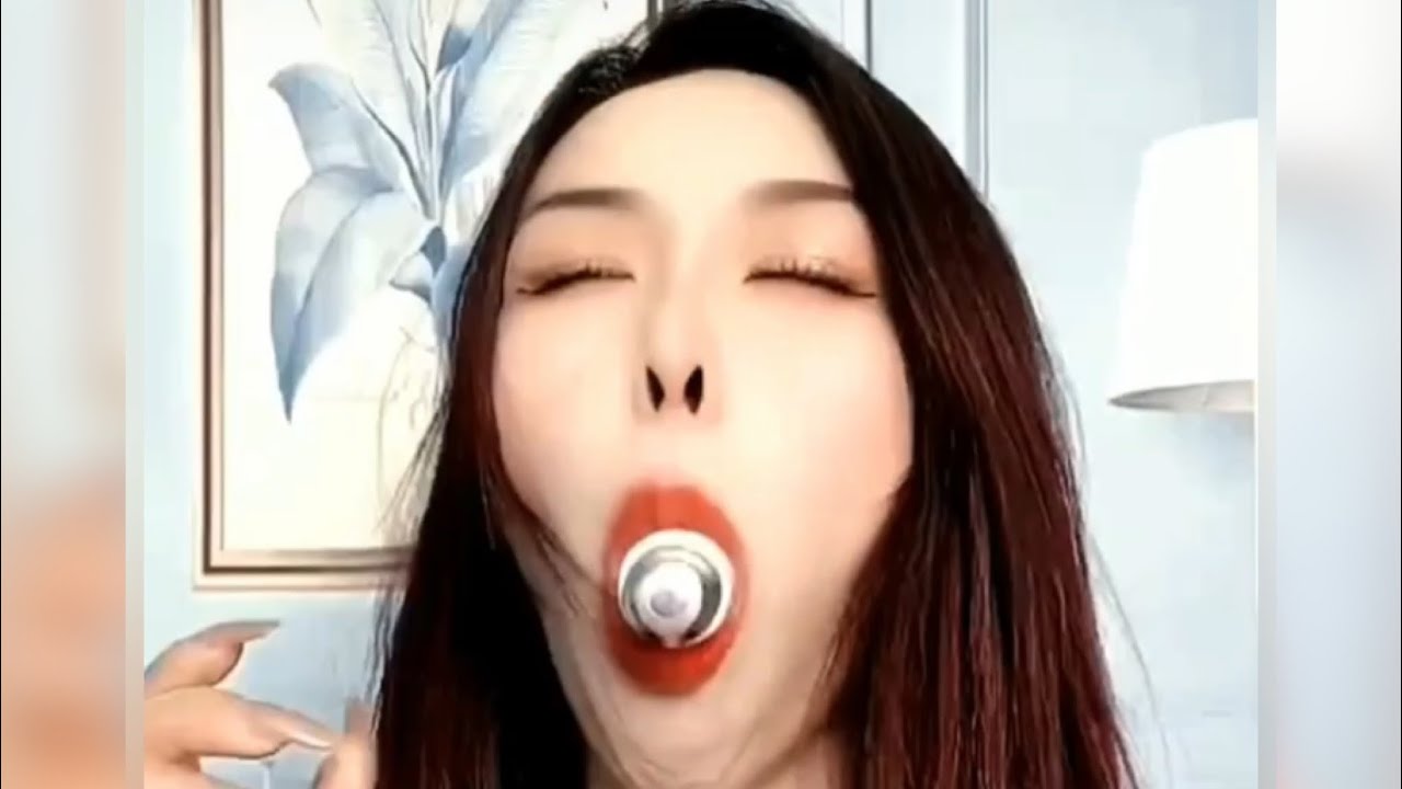OMG..She can swallow it😱