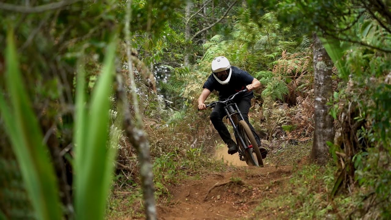 Neko Mulally and Sean Leader ride Costa Rica - January 2019