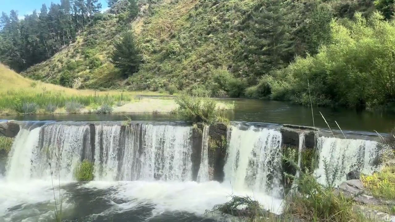 New Zealand Dam Screensaver | Relaxing Nature & Water Views