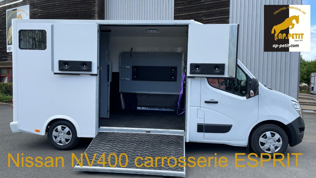 Camion VL chevaux AP PETIT carrosserie Esprit sur Nissan NV400