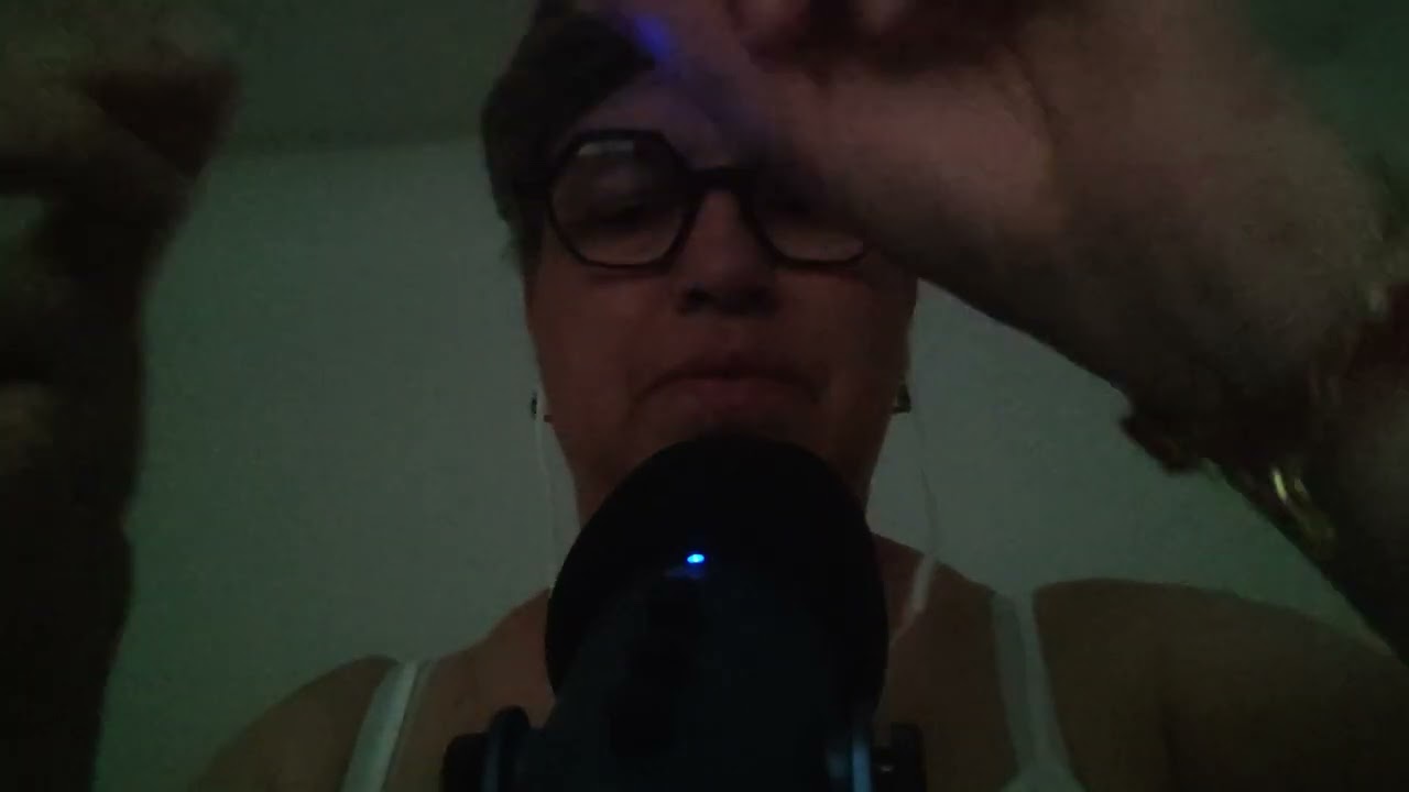 Asmr - sistemazione sopracciglia per luca 