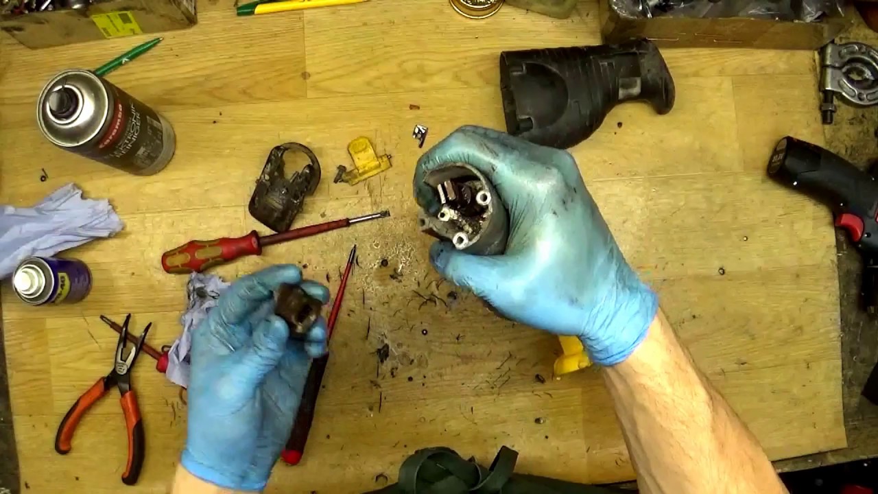 Dewalt DW938 Reciprocating Saw. Stuck blade remove