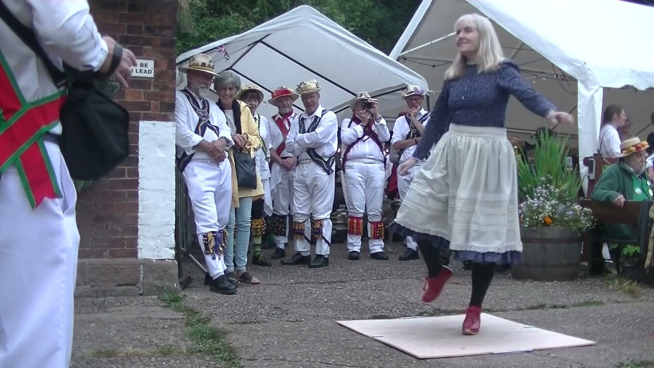 BL24 Dawn n Ray LIVERPOOL HORNPIPE Portsmouth 20220721 Black Lion Consall