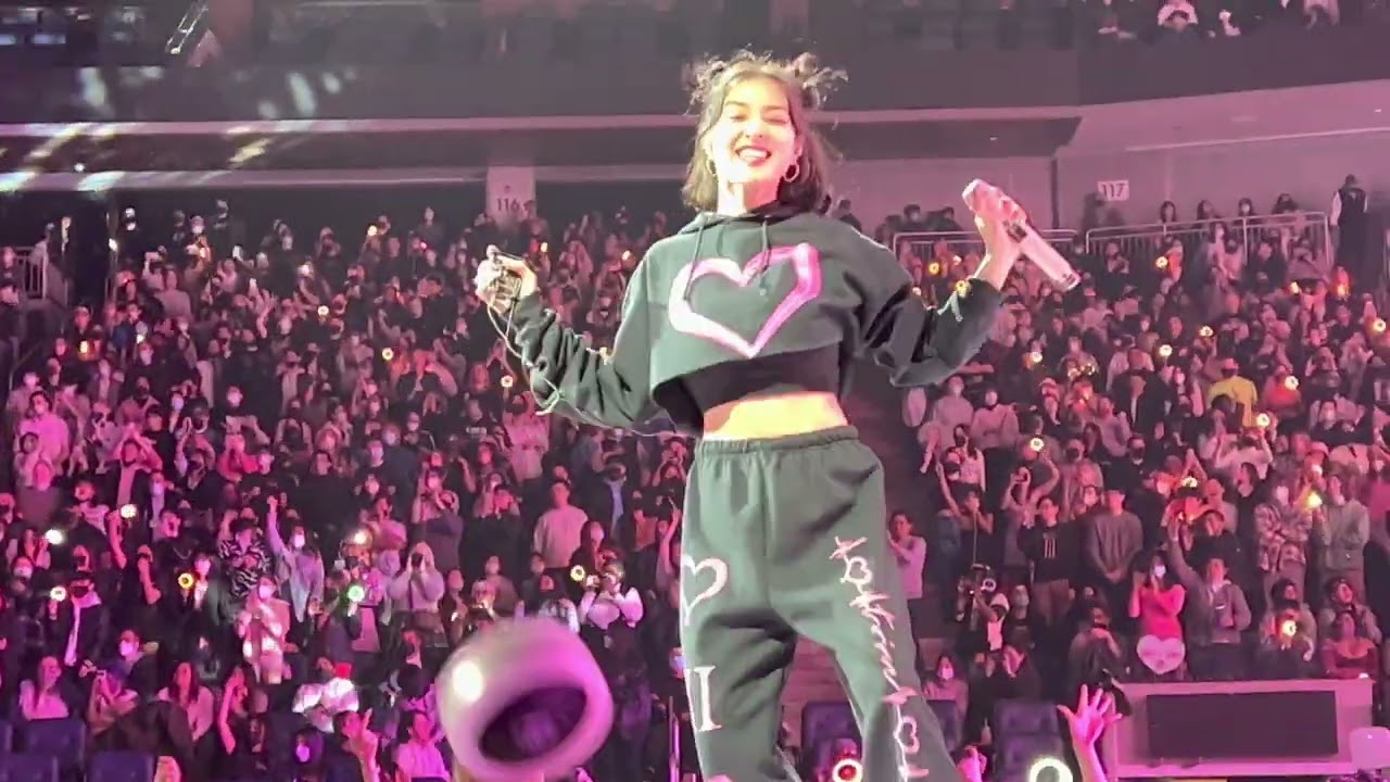 TWICE(트와이스) ROLLIN' | 4th WORLD TOUR III | New York | Day 2 [FANCAM] 220227