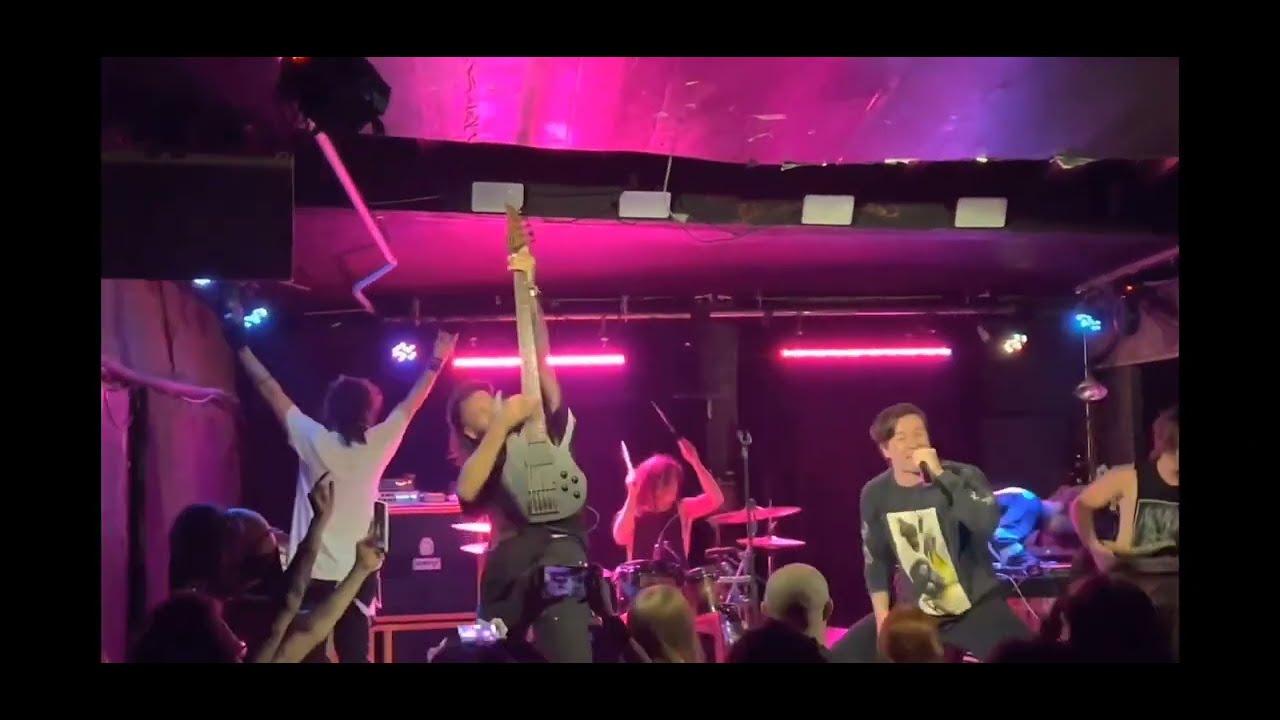 Tallah - L.E.D - Live (Ft. Me!)