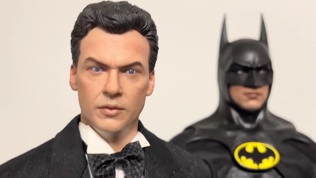 Фигурка Бэтмена от Hot Toys в масштабе 1/6, Майкл Китон.