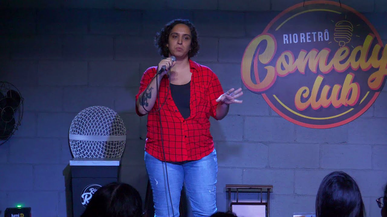 Carol Freitas no Rio Retr&ocirc; Comedy