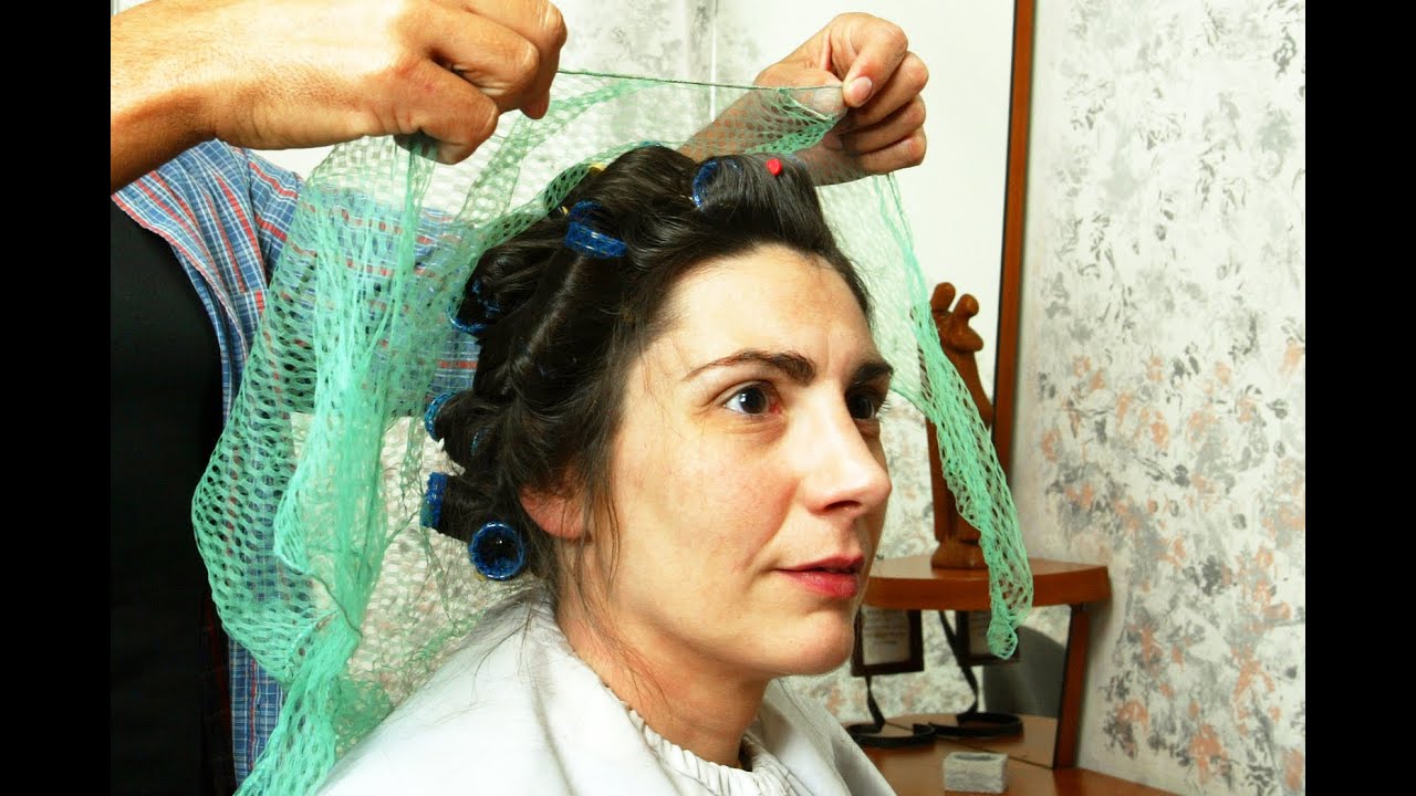 Makeover vintage: washing forword, trim cut, roller set and classic updo