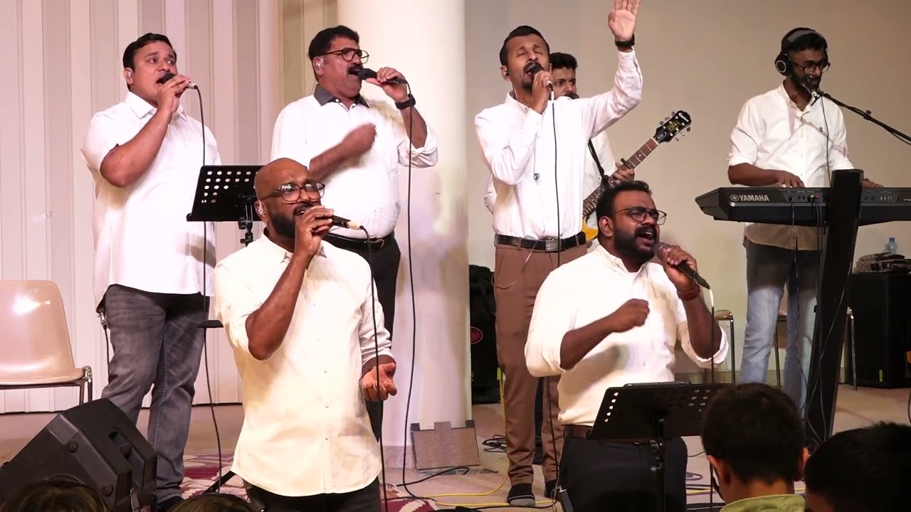 ഏഴു നക്ഷത്രം വലങ്കൈയ്യിൽ പിടിച്ച് * Ezhu nakshathram valankayil * Lyrics Malayalam Christian Worship