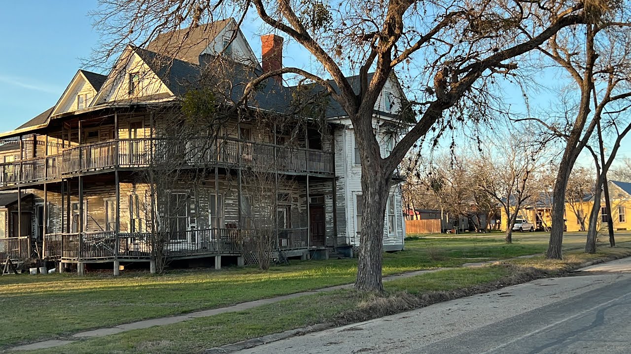 Waelder, Texas - The Reality Of Rural Poverty On  A Texas German Belt Town