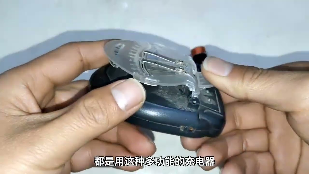 电池没电了先不要扔掉，老电工教你一个方法，几秒钟就能恢复满电 #电池没电了 #电池充电 #激活电池 #技术分享 #小发明大作用