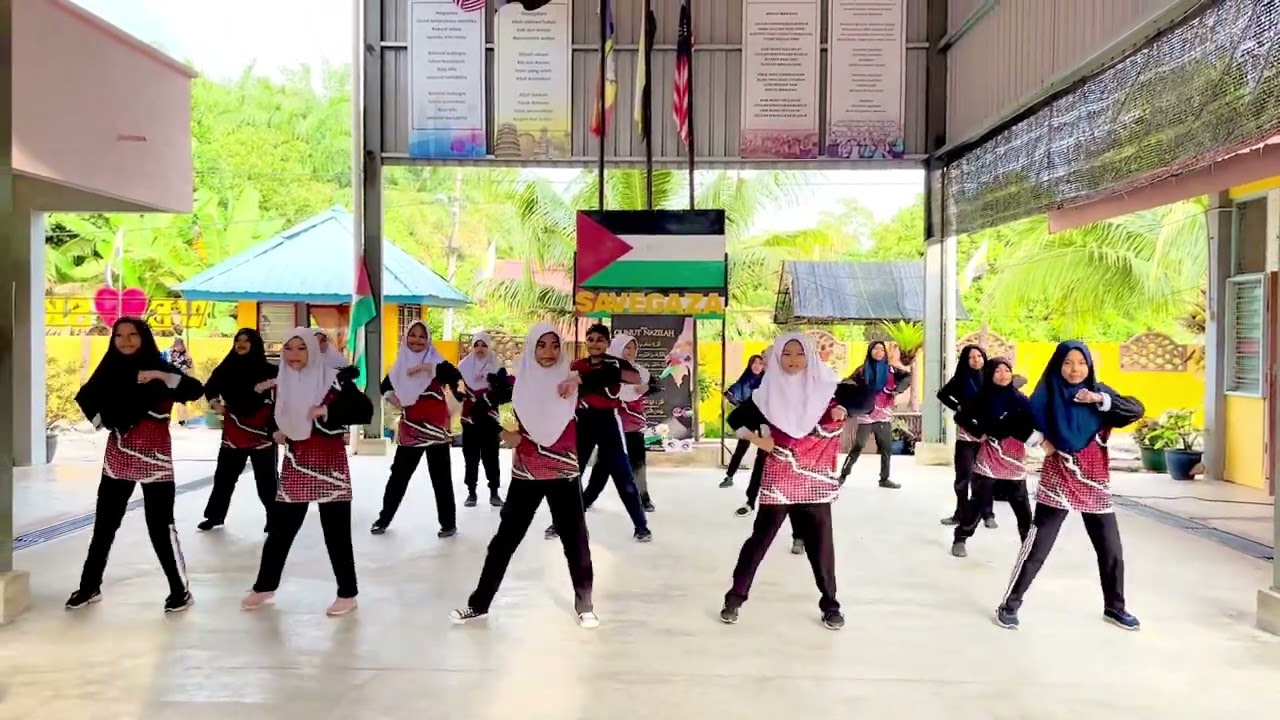 LATIHAN SENAMROBIK - HARI SUKAN - POLAROID (SAKURA BAND)