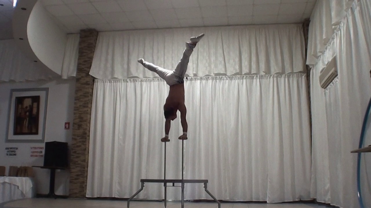 Hand Balance Megaros