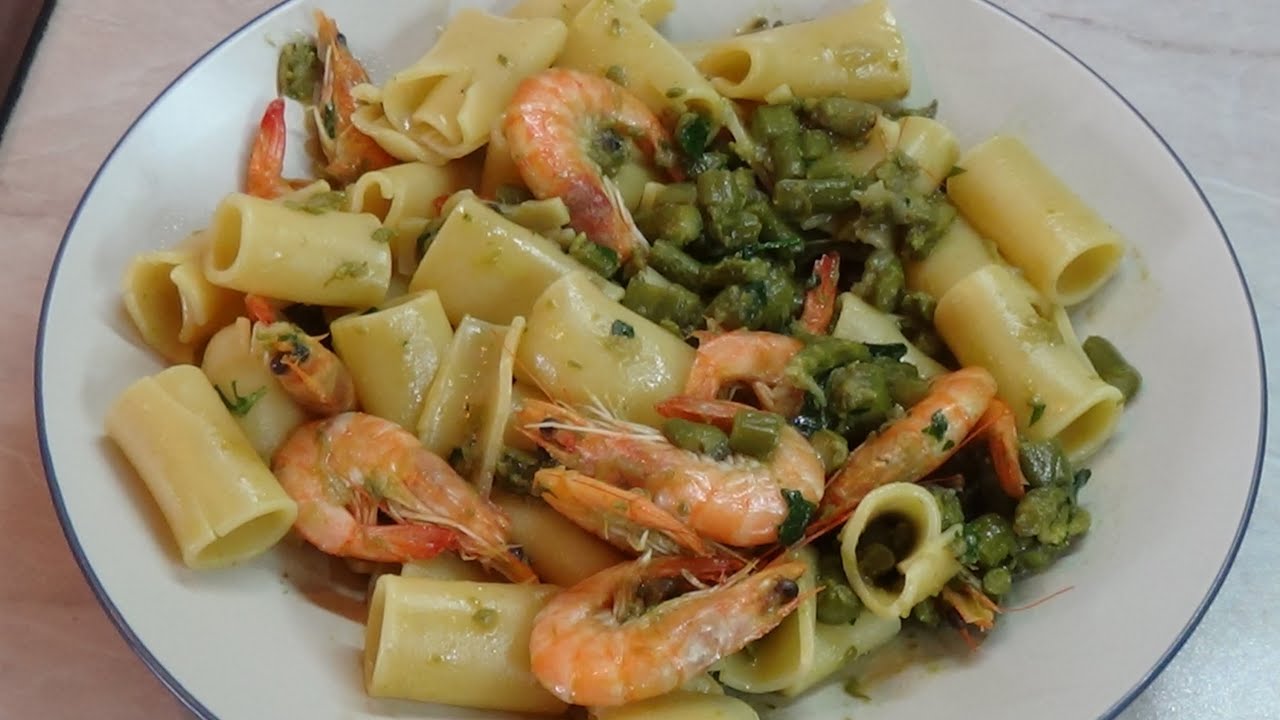 Paccheri con gamberi ed asparagi.