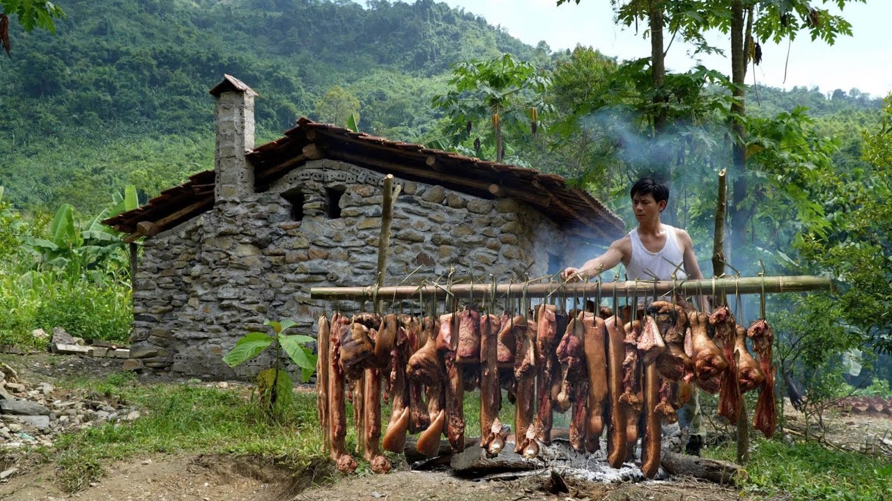 CEO Trieu Khang Makes smoked wild boar meat by hand, can be preserved for a whole year