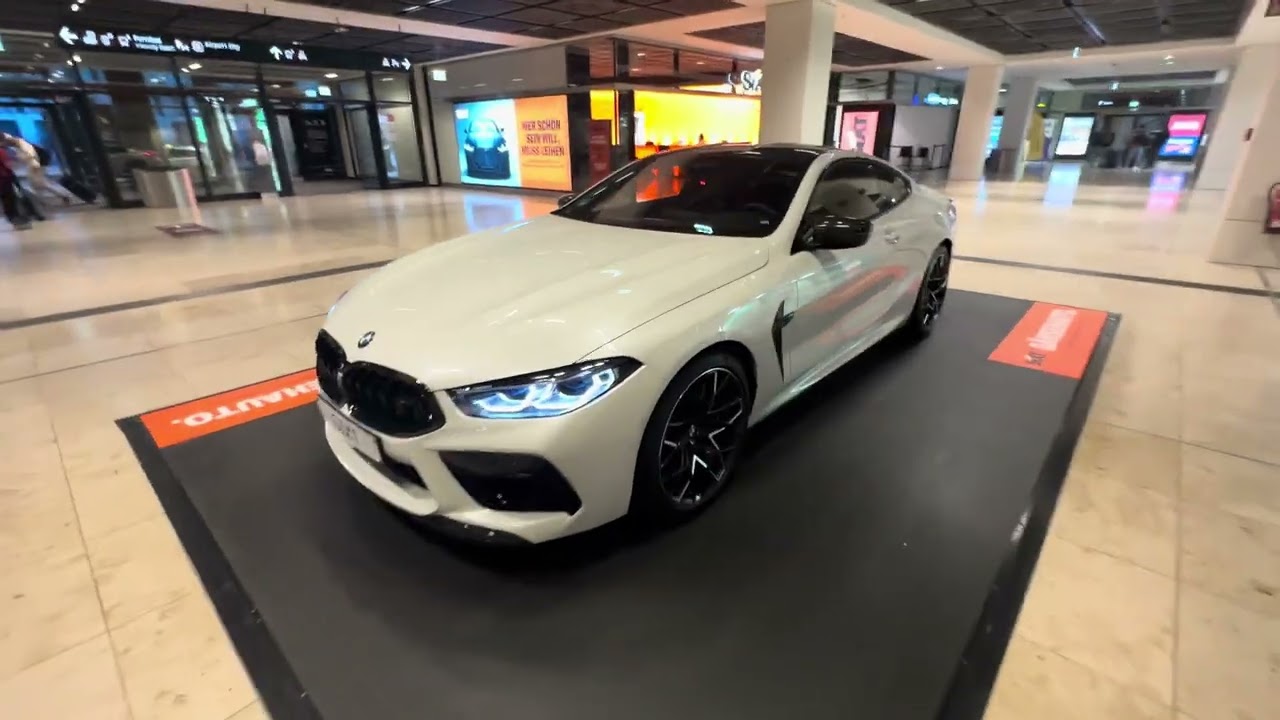 Пешие маршруты от самолета до стоек проката автомобилей и автомобилей в аэропорту Берлина