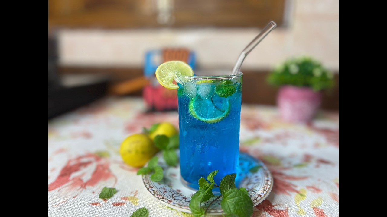 Blue Lagoon Mocktail: Ocean Vibes in a Glass!🏄🏼‍♀️