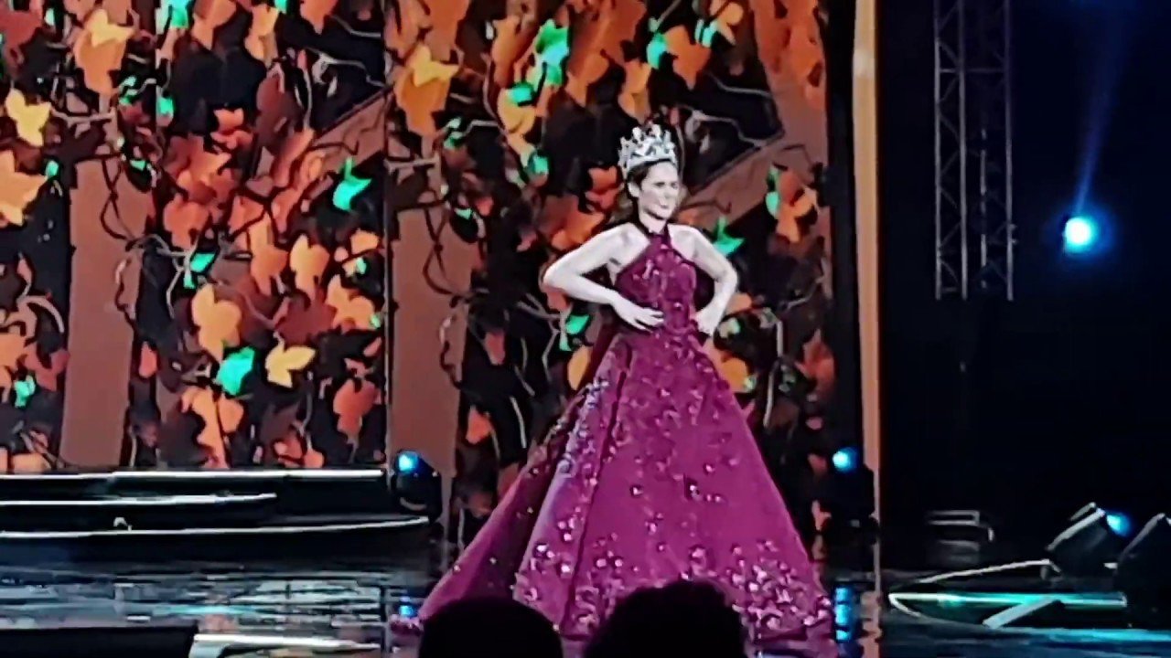 Alyssa Muhlach Alvarez FALLS during Miss World Philippines 2019 beauty pageant