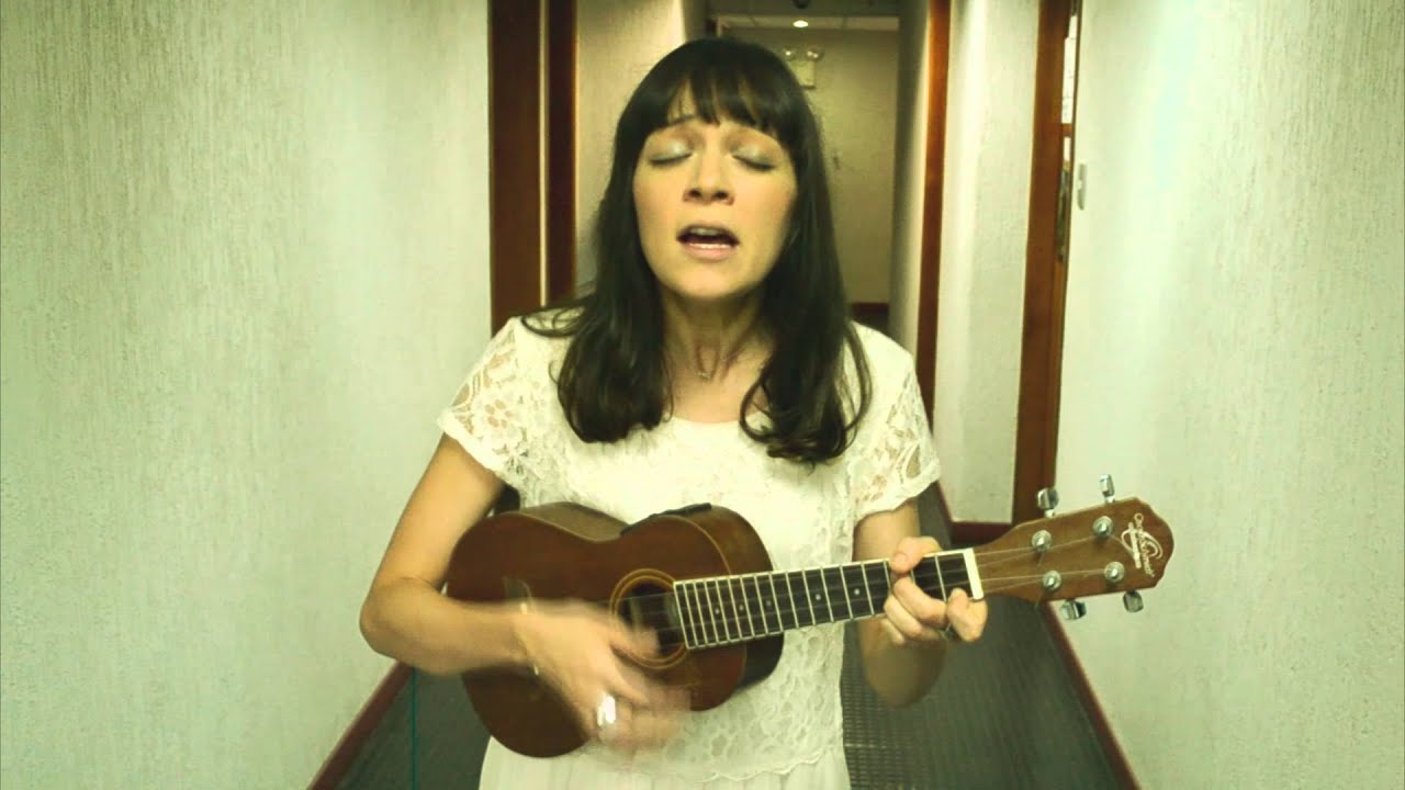 Sesiones de Pasillo: Natalia Lafourcade - La Fugitiva