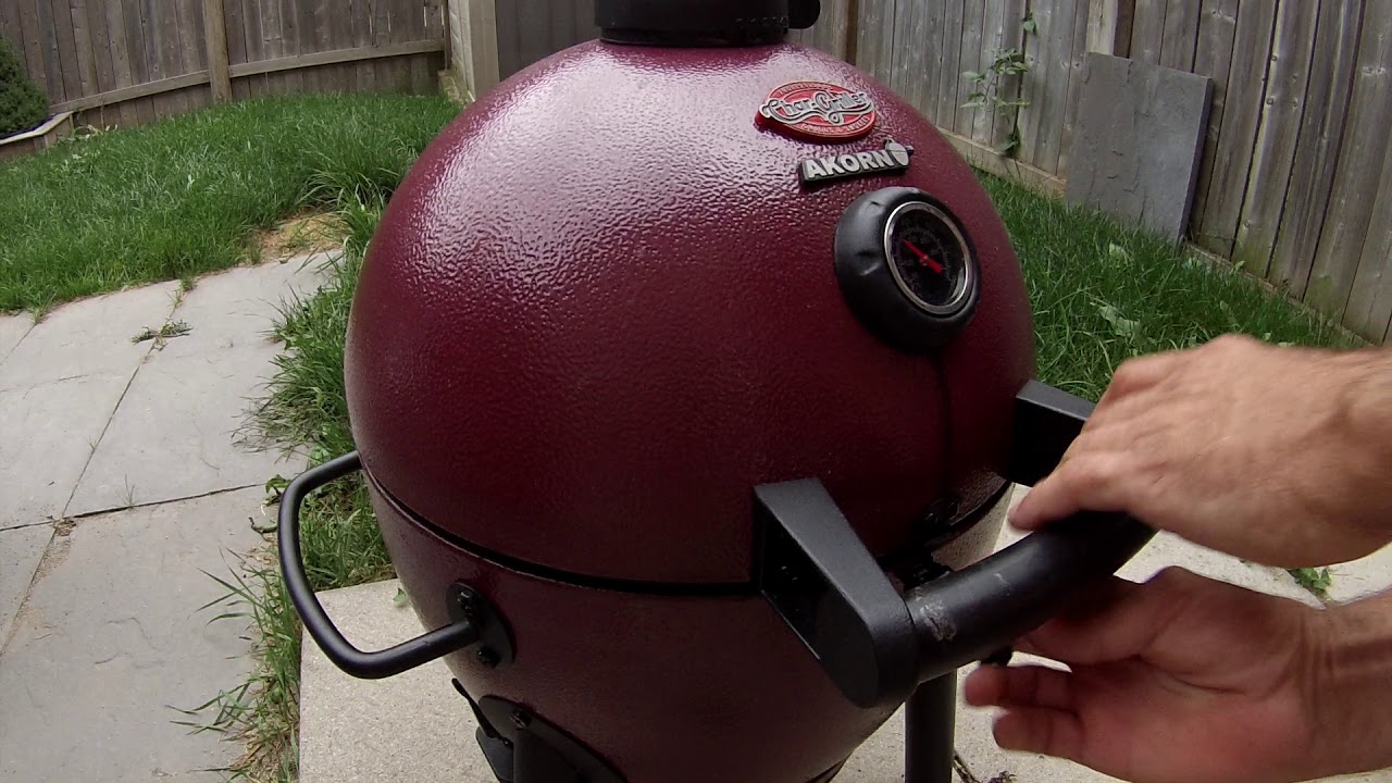 Easy smoked beer can chicken on the Char-griller Akorn Jr
