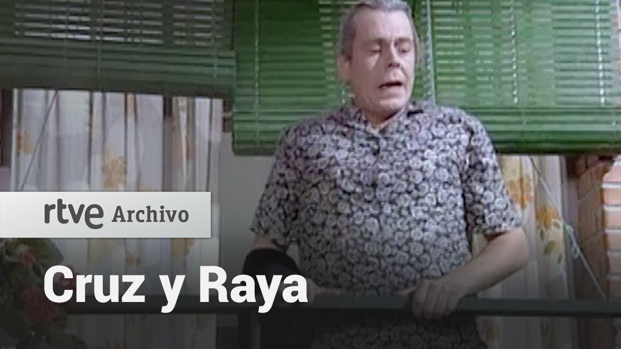 ¿Los Alcántara quieren deshacerse de Herminia? - Cruz y Raya | RTVE Archivo