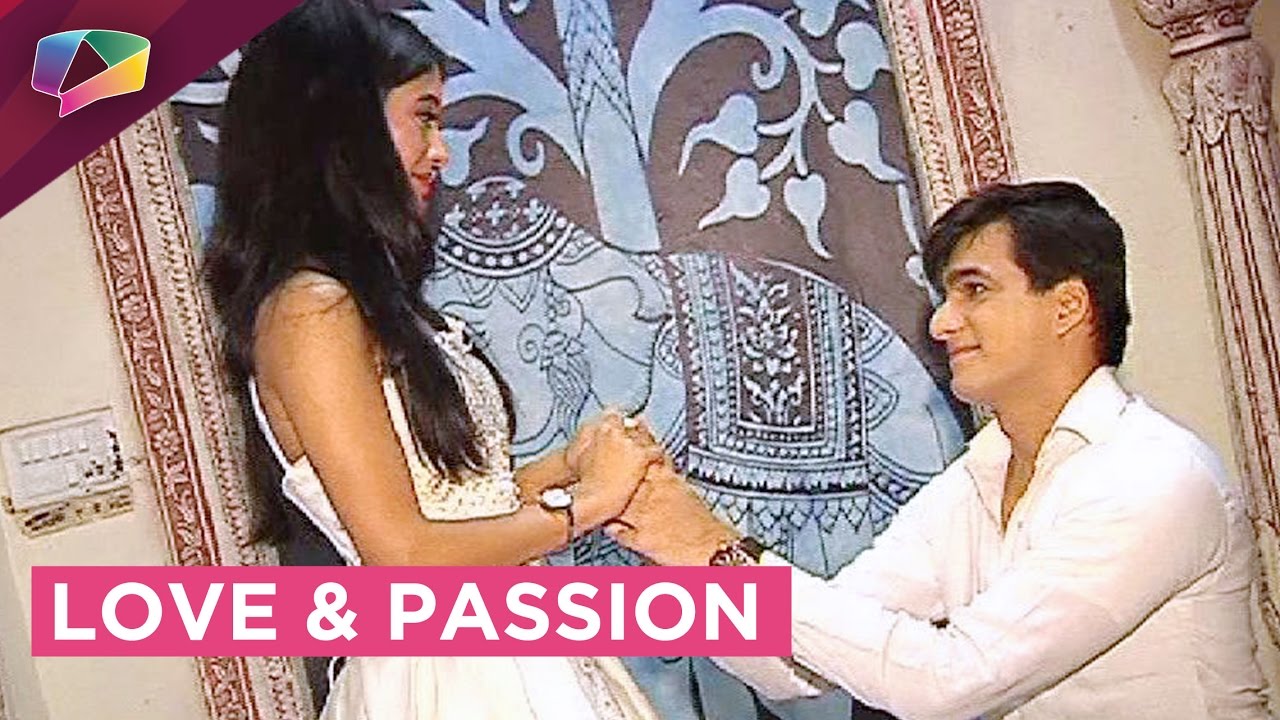Kartik finally proposes Naira and both of them share a romantic moment