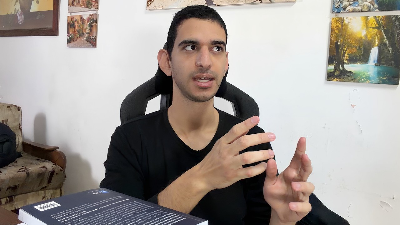 יום בחיי אדם שבחר לעבוד בעבודה לא אמיתית