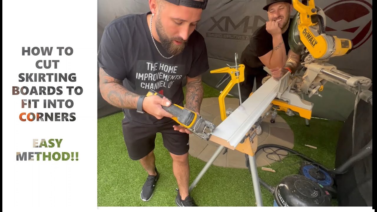 КАК РАЗМЕТИТЬ И РЕЗАТЬ ПЛИНТУСЫ ДЛЯ УСТАНОВКИ В УГЛАХ #напольные покрытия #ремонтдома #сделайсам