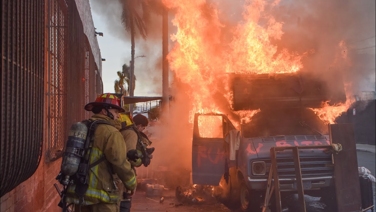 LAFD Engine 66: Quick Knock Down on RV Fire
