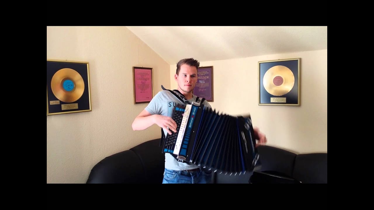 Manuel Absenger auf seiner Strasser de Luxe SE