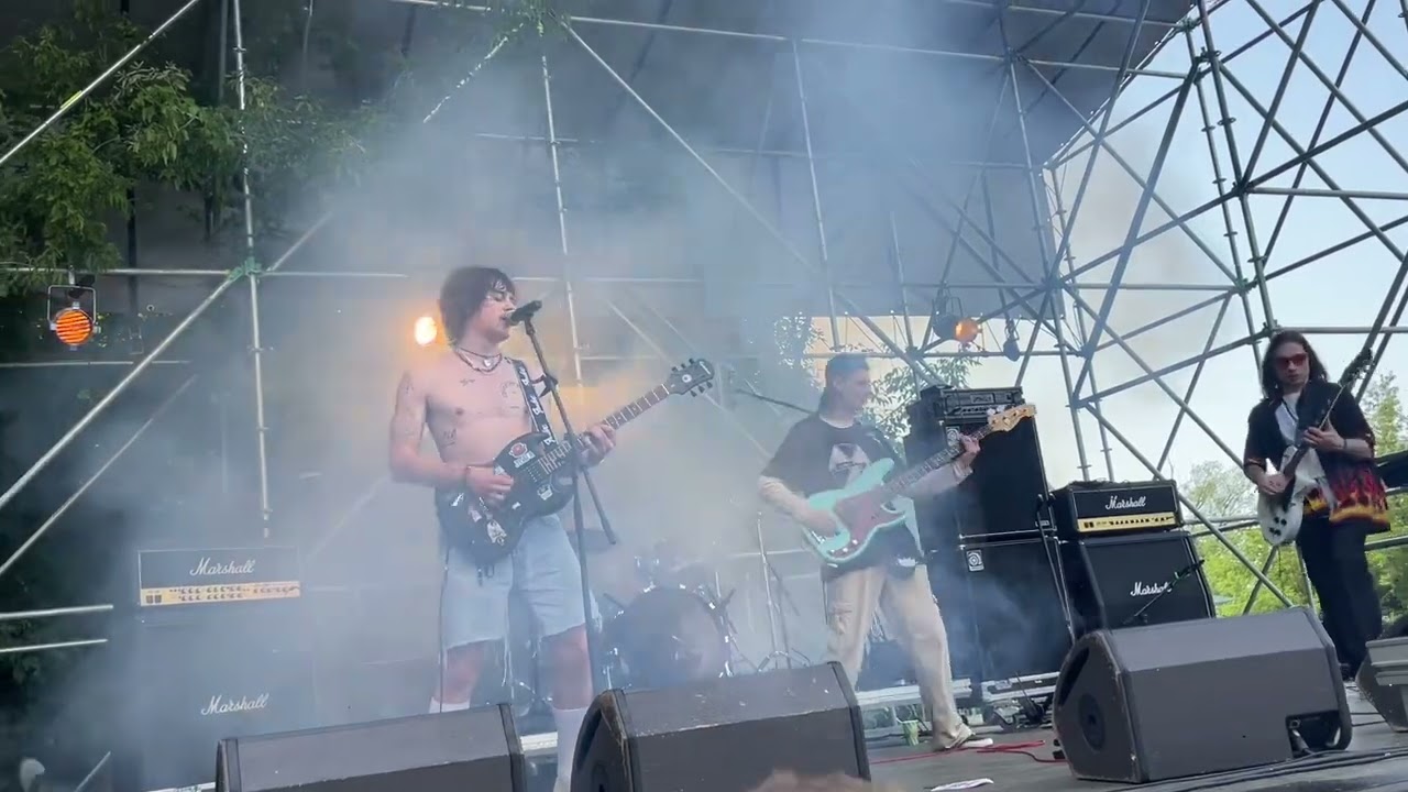 Сонячні Котики - Гроші (live in Kyiv фестиваль Брудний Пес)