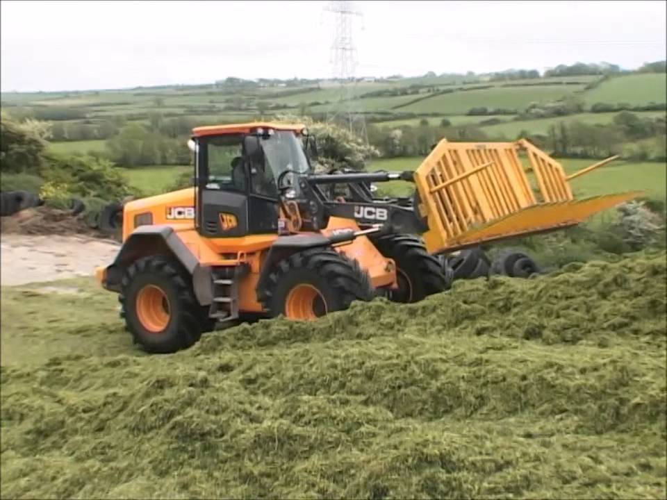 JCB 435s on the pit