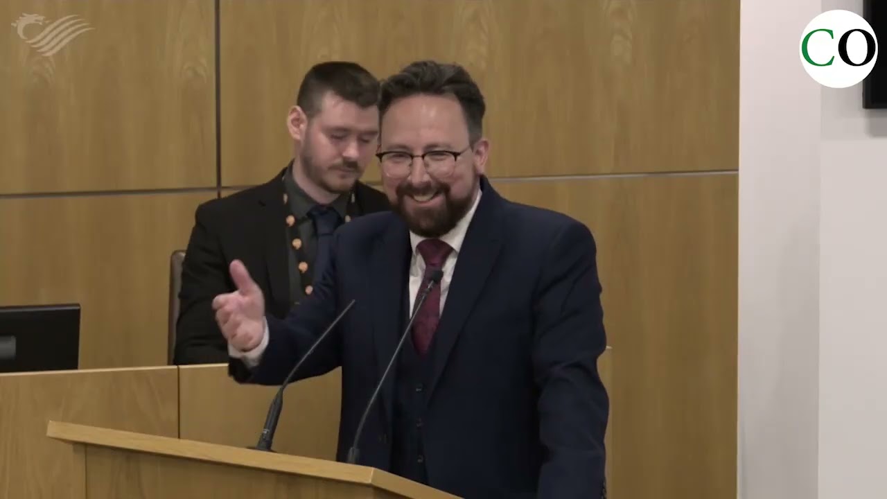 How Hefin David brought humour to Senedd proceedings