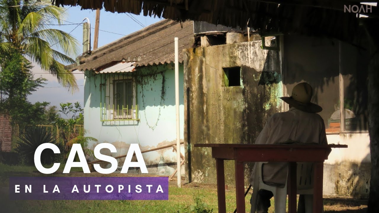 ¿Por qué alguien construiría esto? Casa pequeña en el campo de 2 hectáreas 