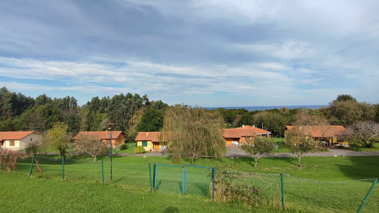 Complejo turístico en Llanes. 6 casas y 2 hórreos en 10.000m2