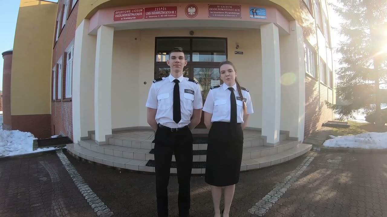 Uczniowie klasy II E - mundurowej o profilu