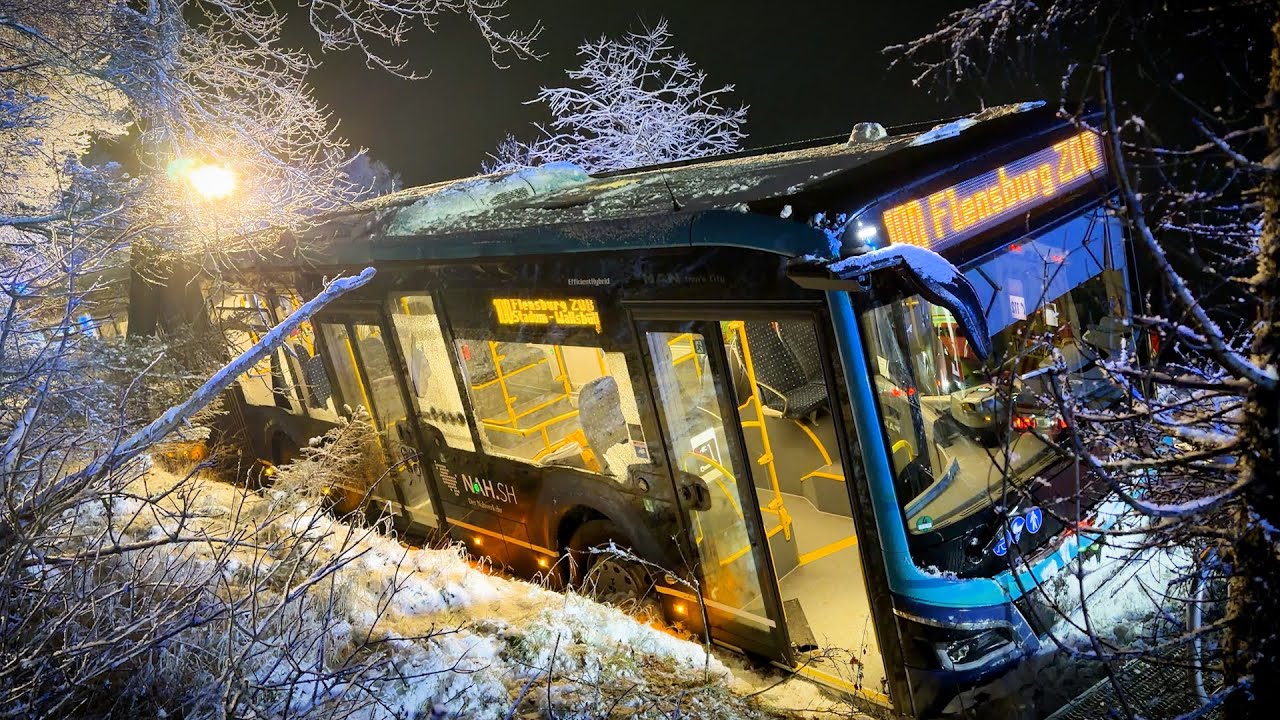 Bus rutscht bei Schnee von der B199 &ndash; mehrere Verletzte bei Schafflund
