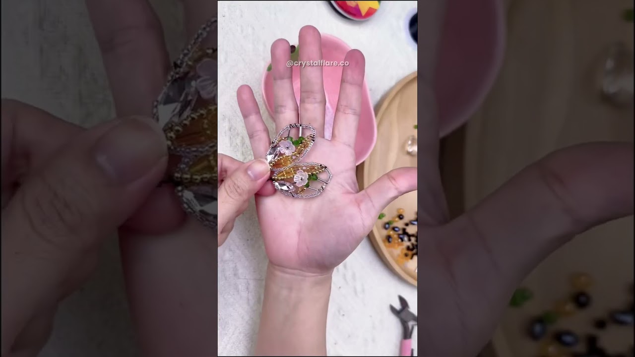 BEE SUNCATCHER diy beaded bee tutorial #shorts