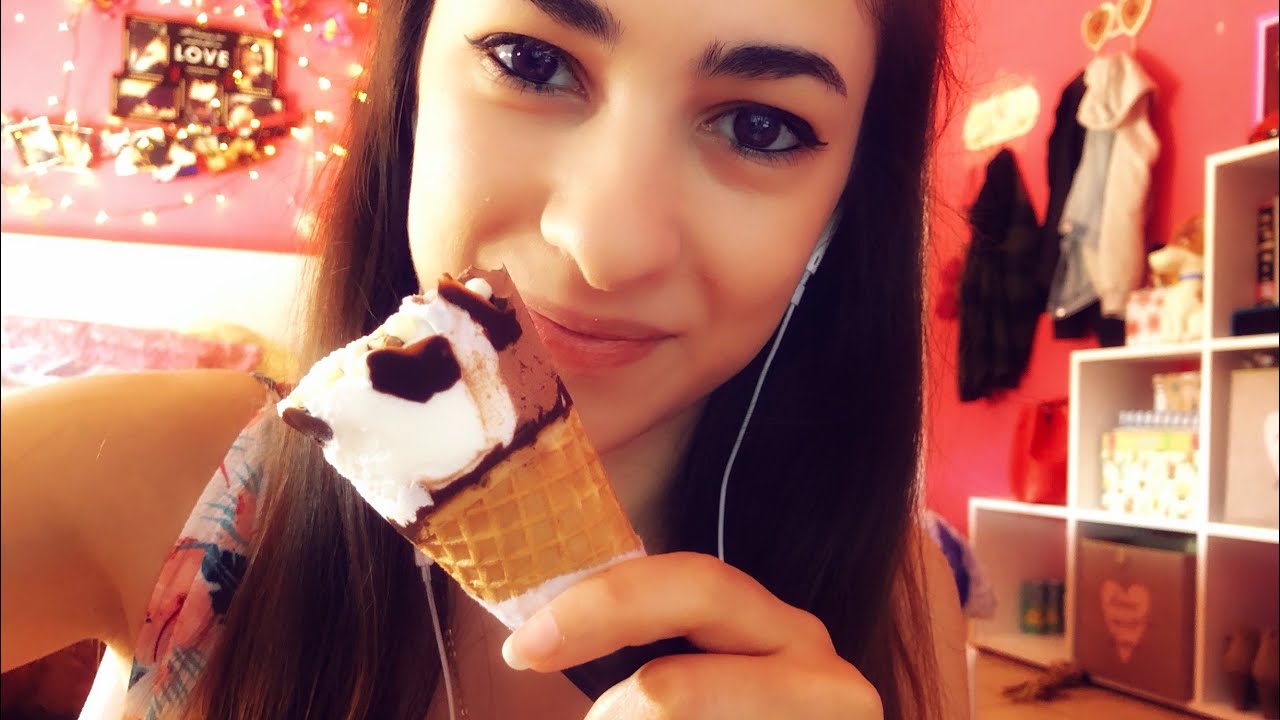 ASMR ITA || Relax While I Eat Ice Cream || Eating Sounds 🍦