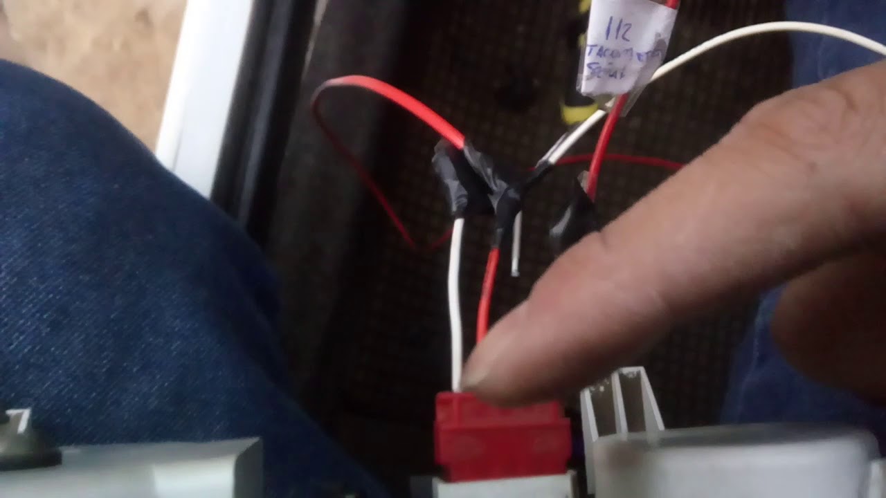 Tacometro RPM en Peugeot 205