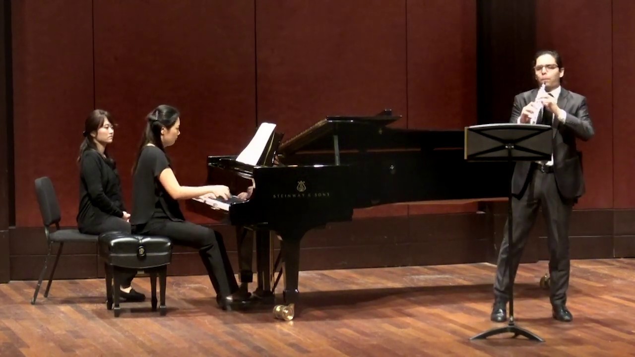 Saint-Saens: Oboe Sonata, Op. 166 | Leo De La Cruz