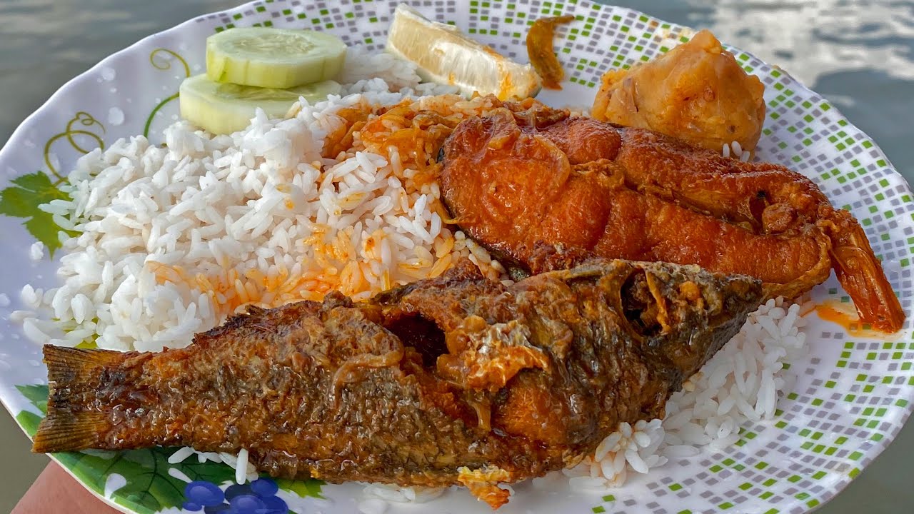 Eating Lunch(Rice & Fish Curry) With Friends at Jadukata River, Tanguar Haor, Sunamganj