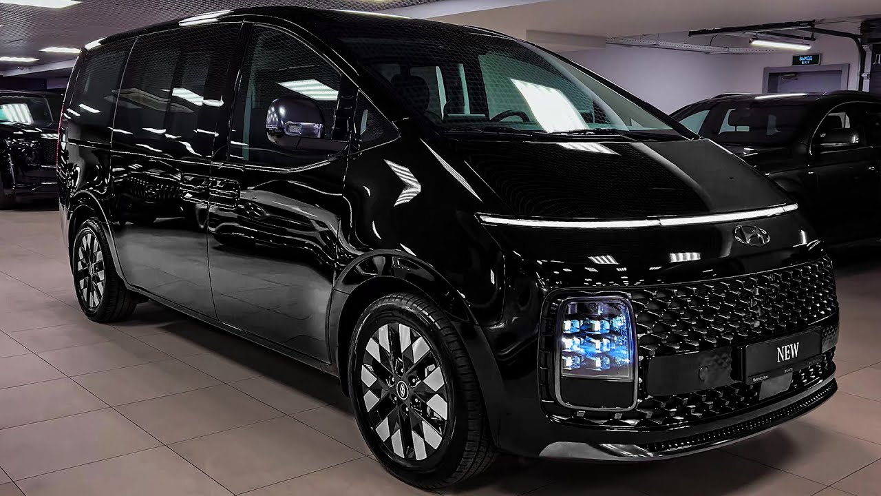 Hyundai Staria (2024) - Futuristic Family VIP!