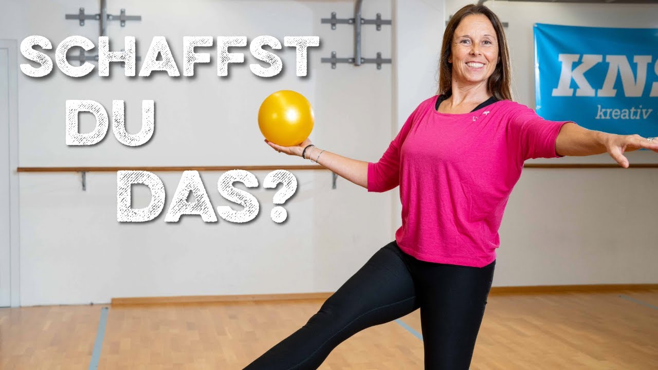 Gymnastik mit Handgerät – Technikübungen mit dem Ball lernen