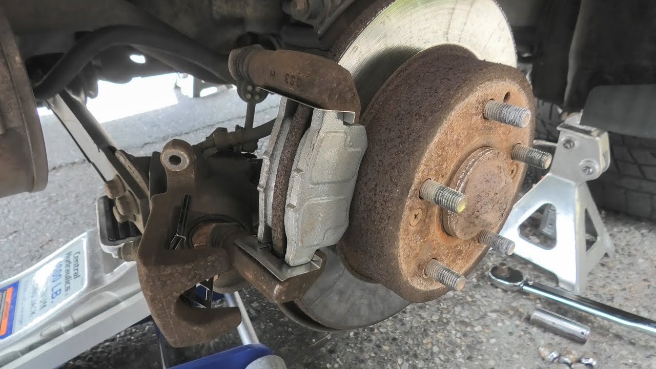 Acura RSX (2002-2006): Замена задних тормозных колодок. Керамические тормозные колодки Wagner The...