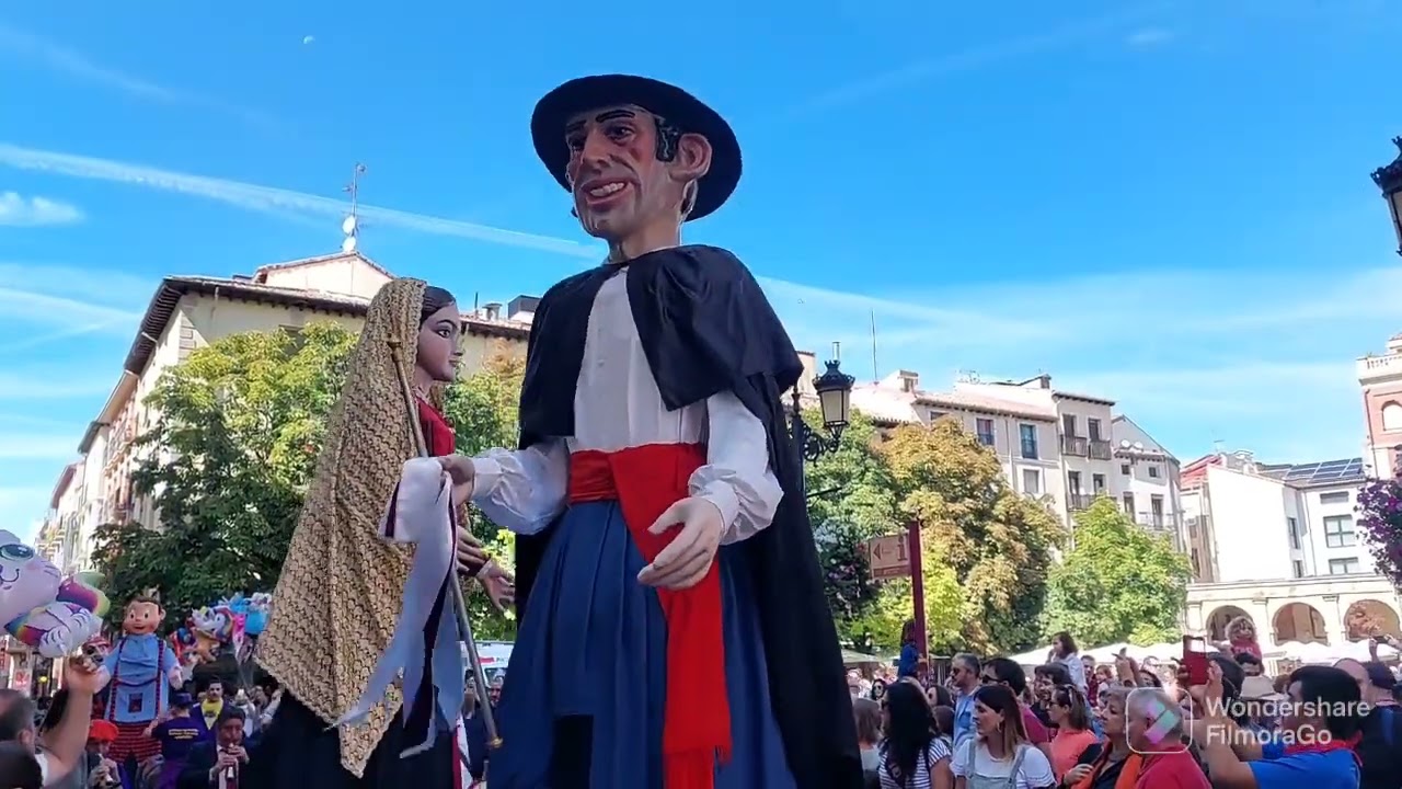Gigantes y cabezudos y tragantua en Logroño 18-9-2022