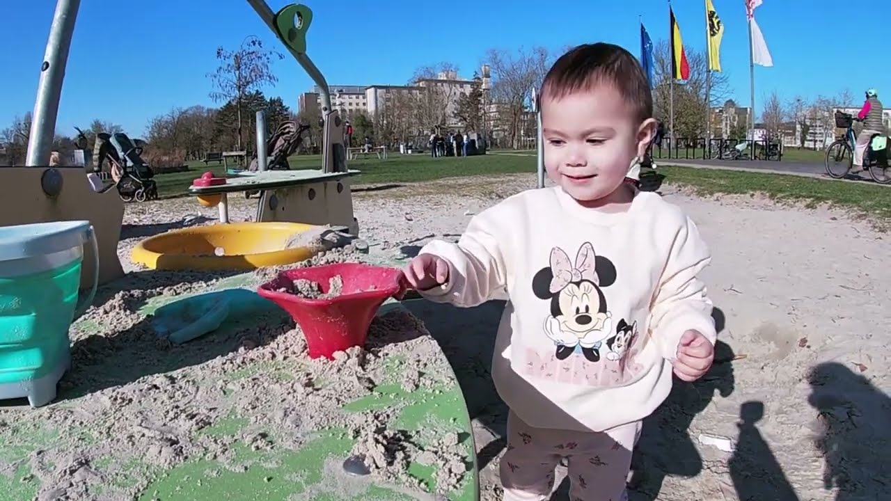 Life in Belgium | Day in the park | Life with a toddler