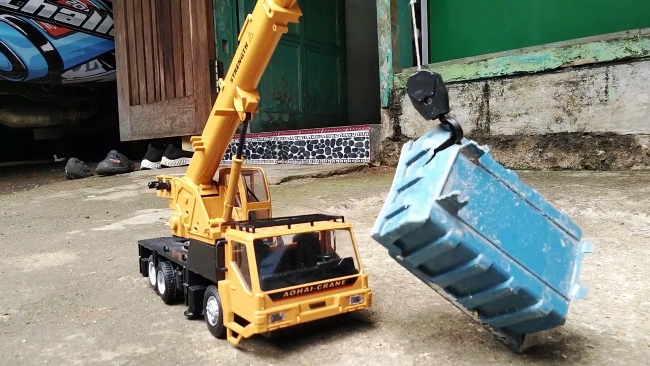 ASMR: RC Aohai Crane Lifting a Heavy Dump Truck​​​