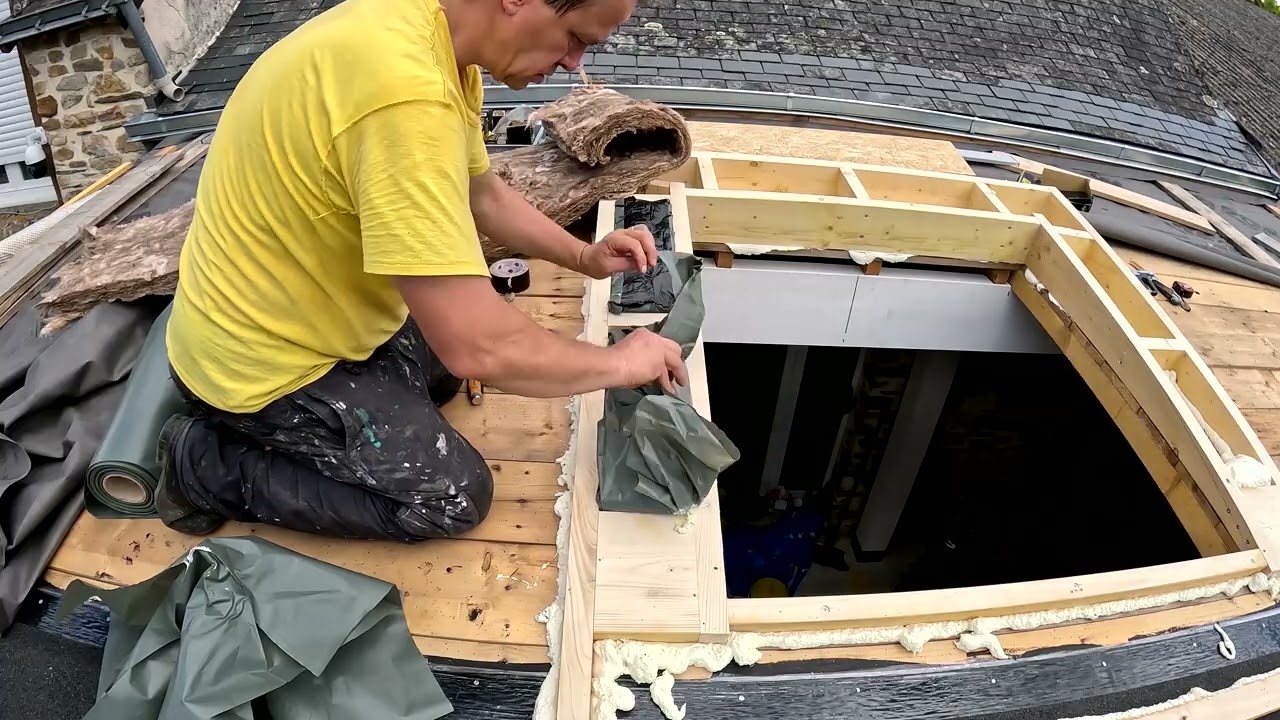 Окно Velux — конструкция, увеличивающая уклон окна.