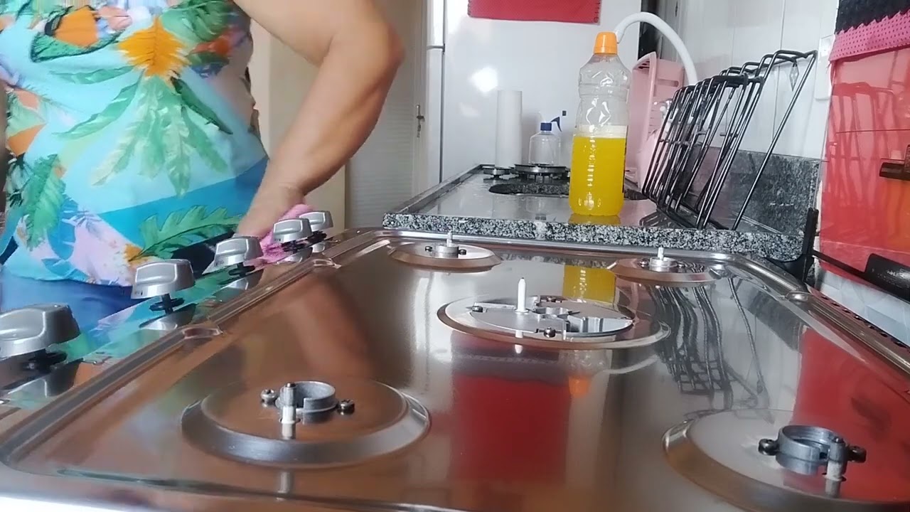 Só usava no piso usei no fogão olha o resultado 😍😍